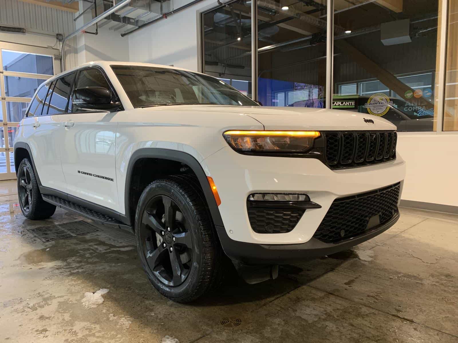 2024 Jeep Grand Cherokee Limited Limited - Image 4