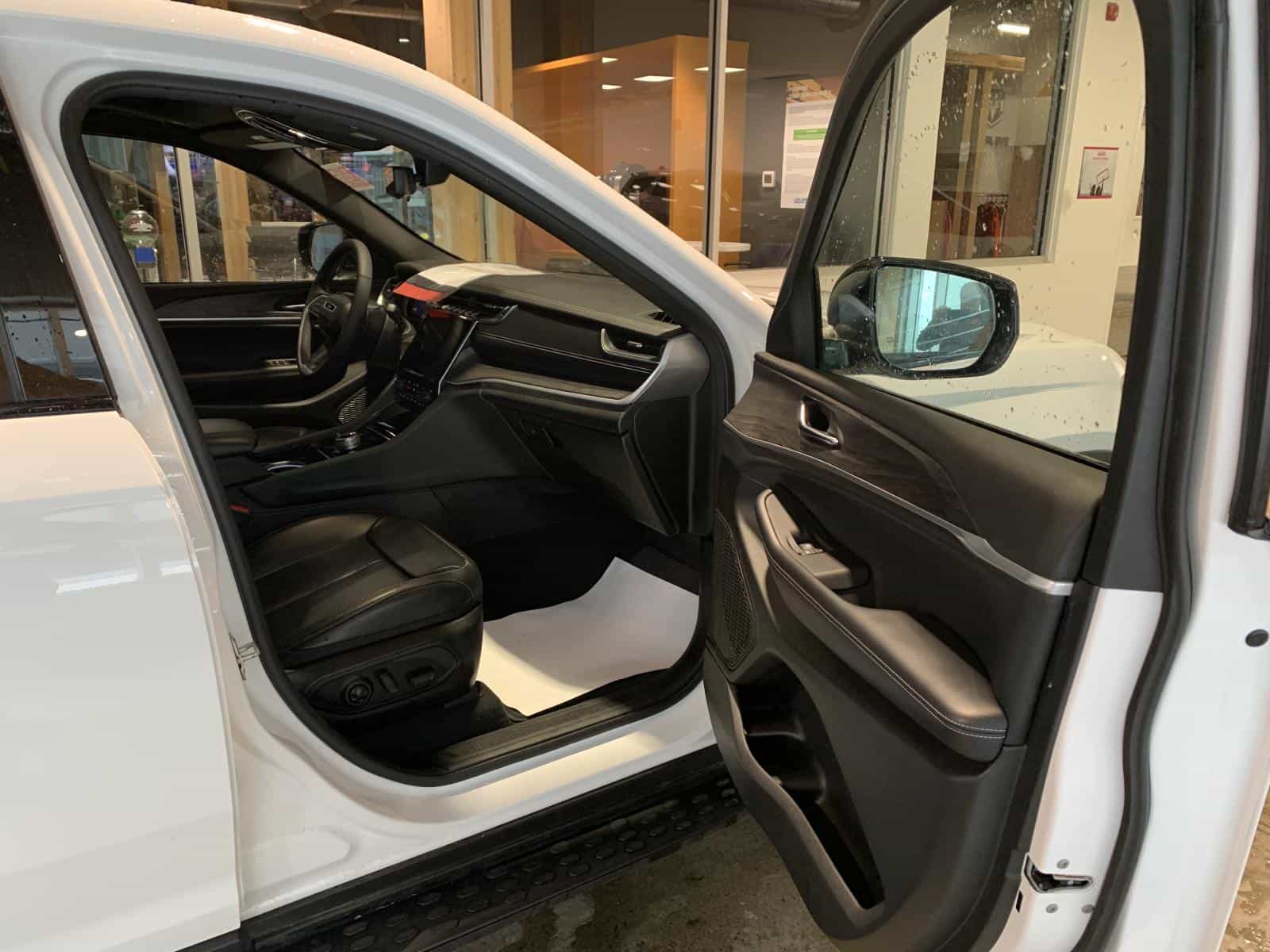 2024 Jeep Grand Cherokee Limited Limited - Image 6