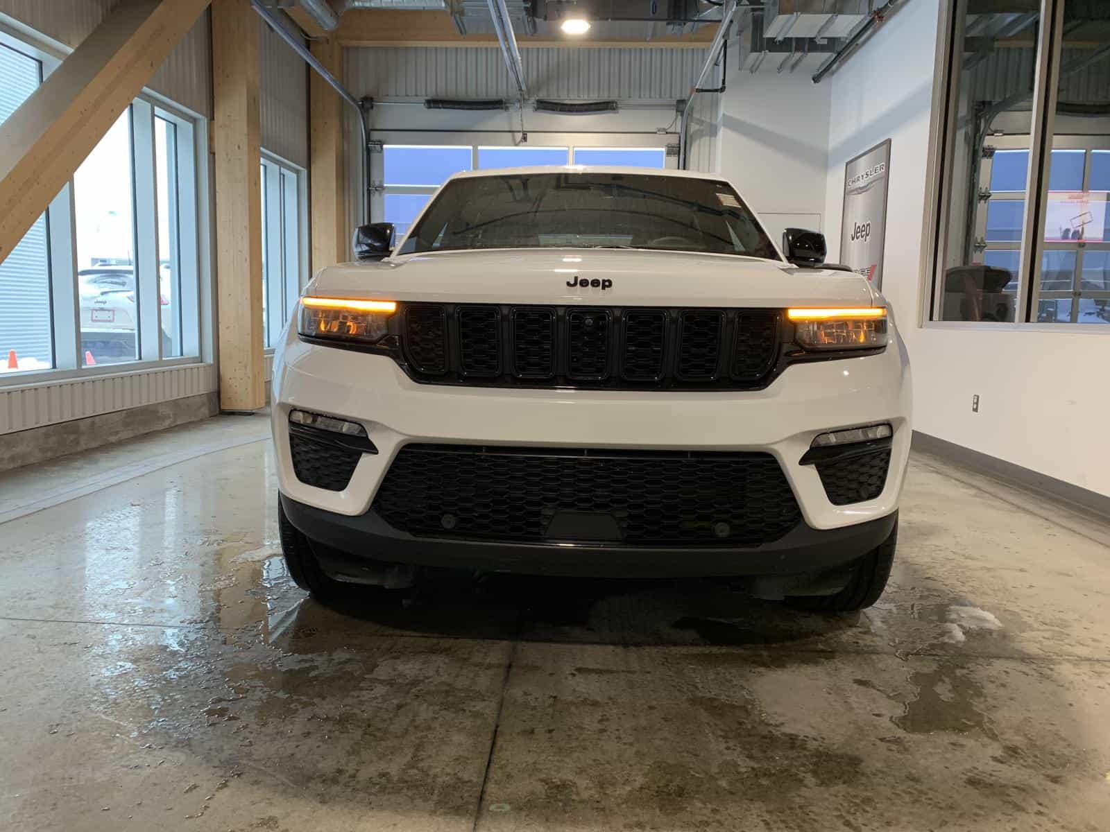 2024 Jeep Grand Cherokee Limited Limited - Image 5