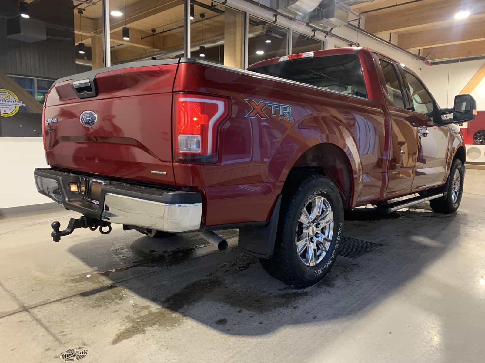 2015 Ford Super F-150 XLT - Image 3