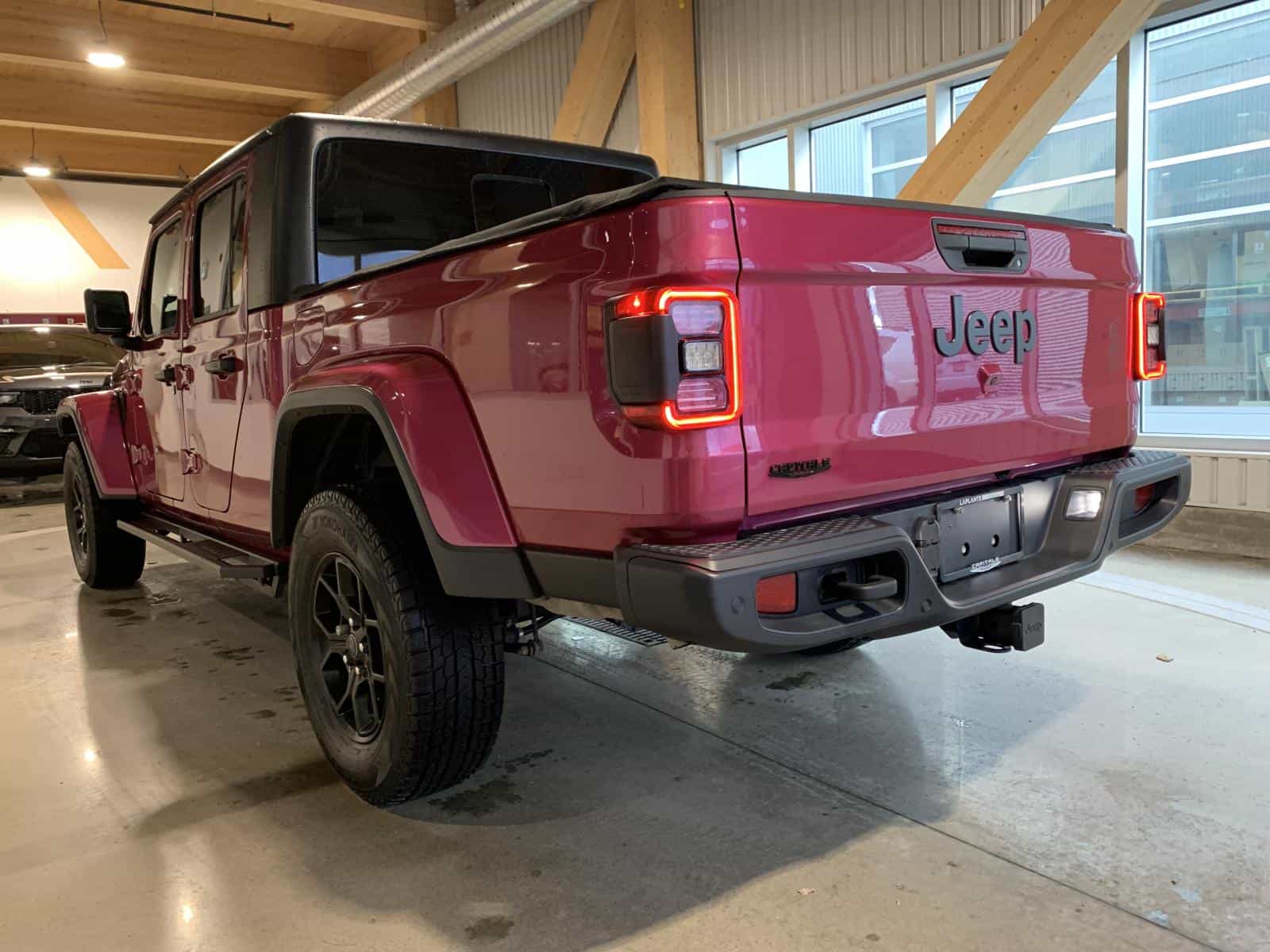 Image 3 Jeep Gladiator Sport Willys 2024