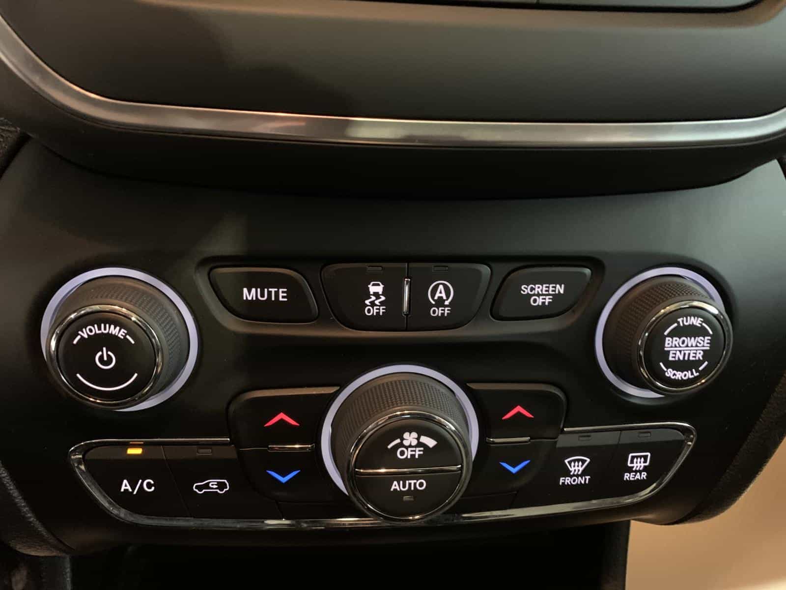 Image 18 Jeep Cherokee Altitude 2022