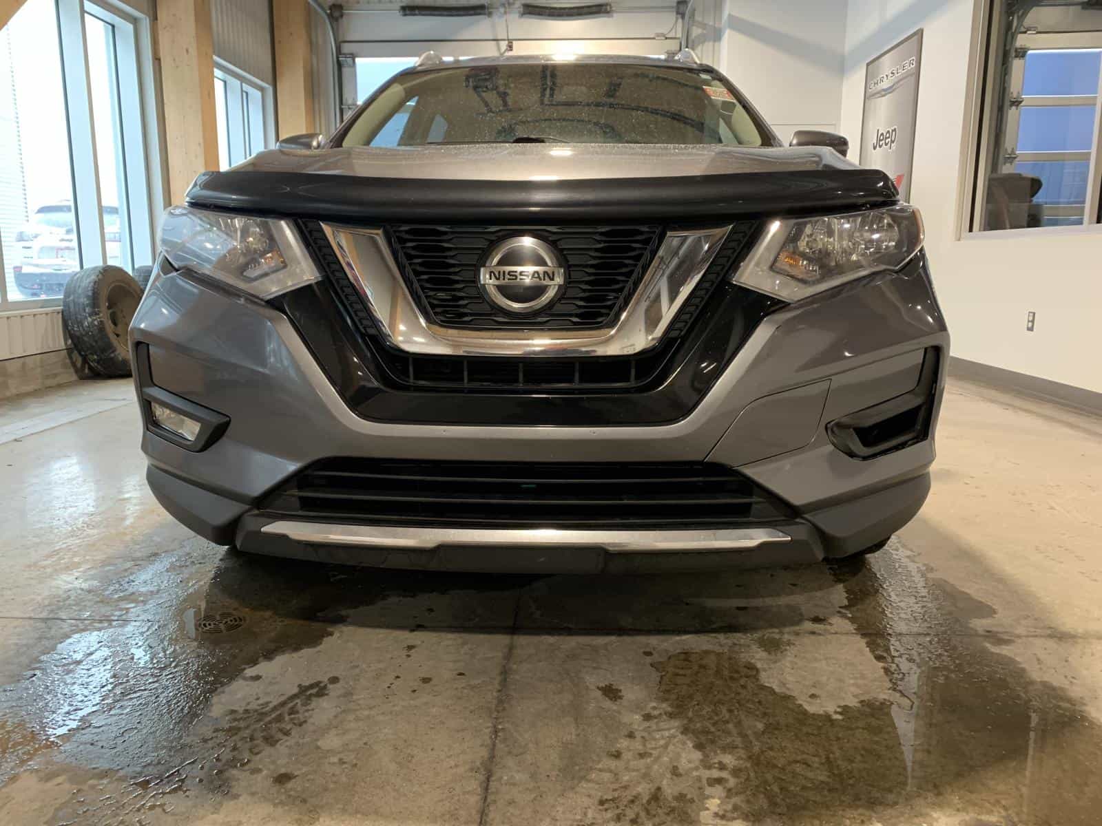 2020 Nissan Rogue SV - Image 5