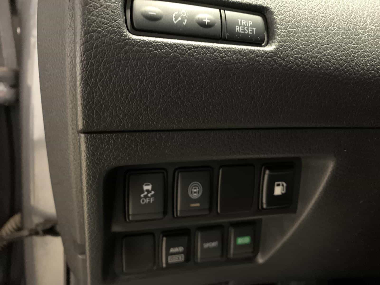 2020 Nissan Rogue SV - Image 22