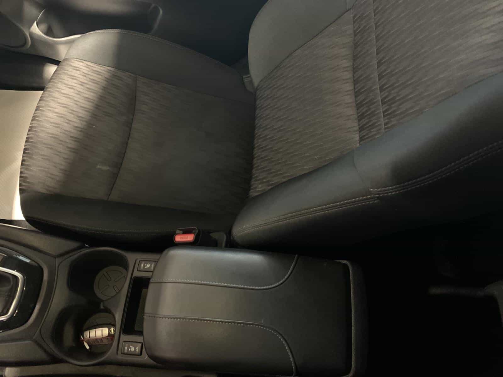 2020 Nissan Rogue SV - Image 24