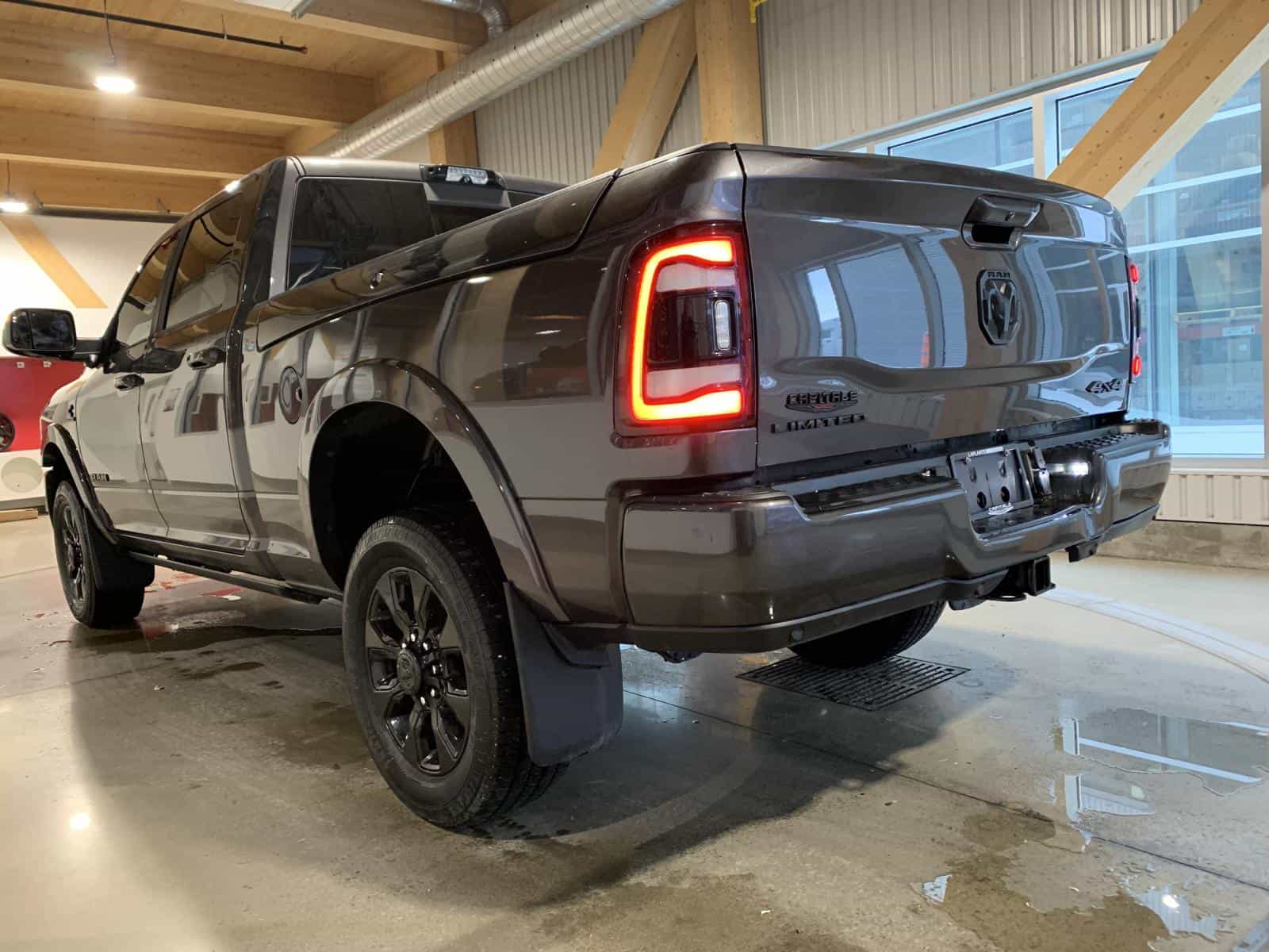 2022 RAM 2500 Limited Limited - Image 2