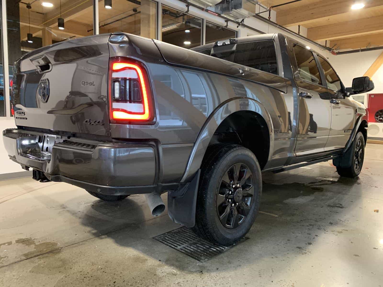 2022 RAM 2500 Limited Limited - Image 3