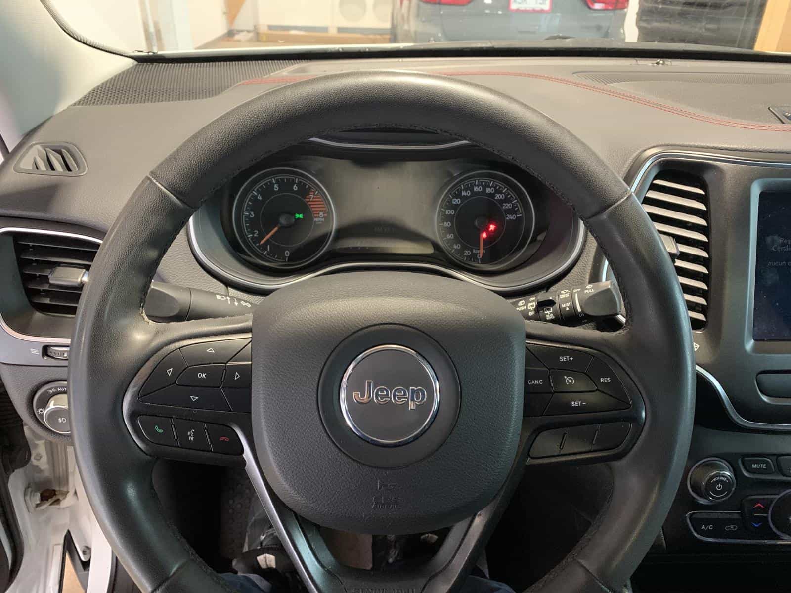 2022 Jeep Cherokee Trailhawk - Image 14