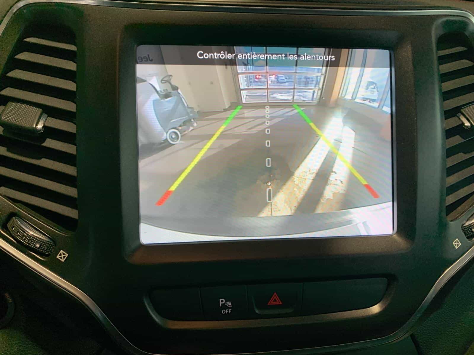 2022 Jeep Cherokee Trailhawk - Image 16