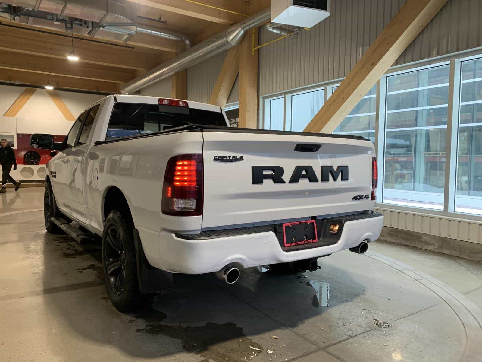 2017 RAM 1500 Sport - Image 2