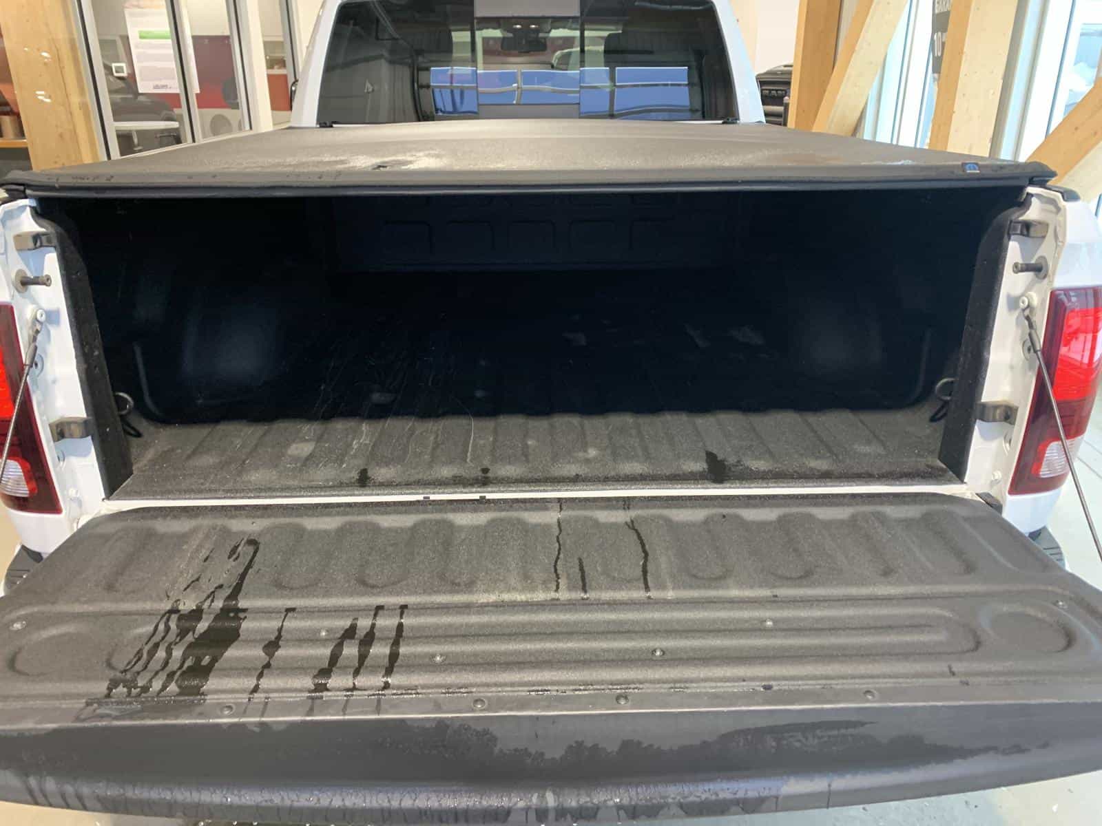 2017 RAM 1500 Sport - Image 9