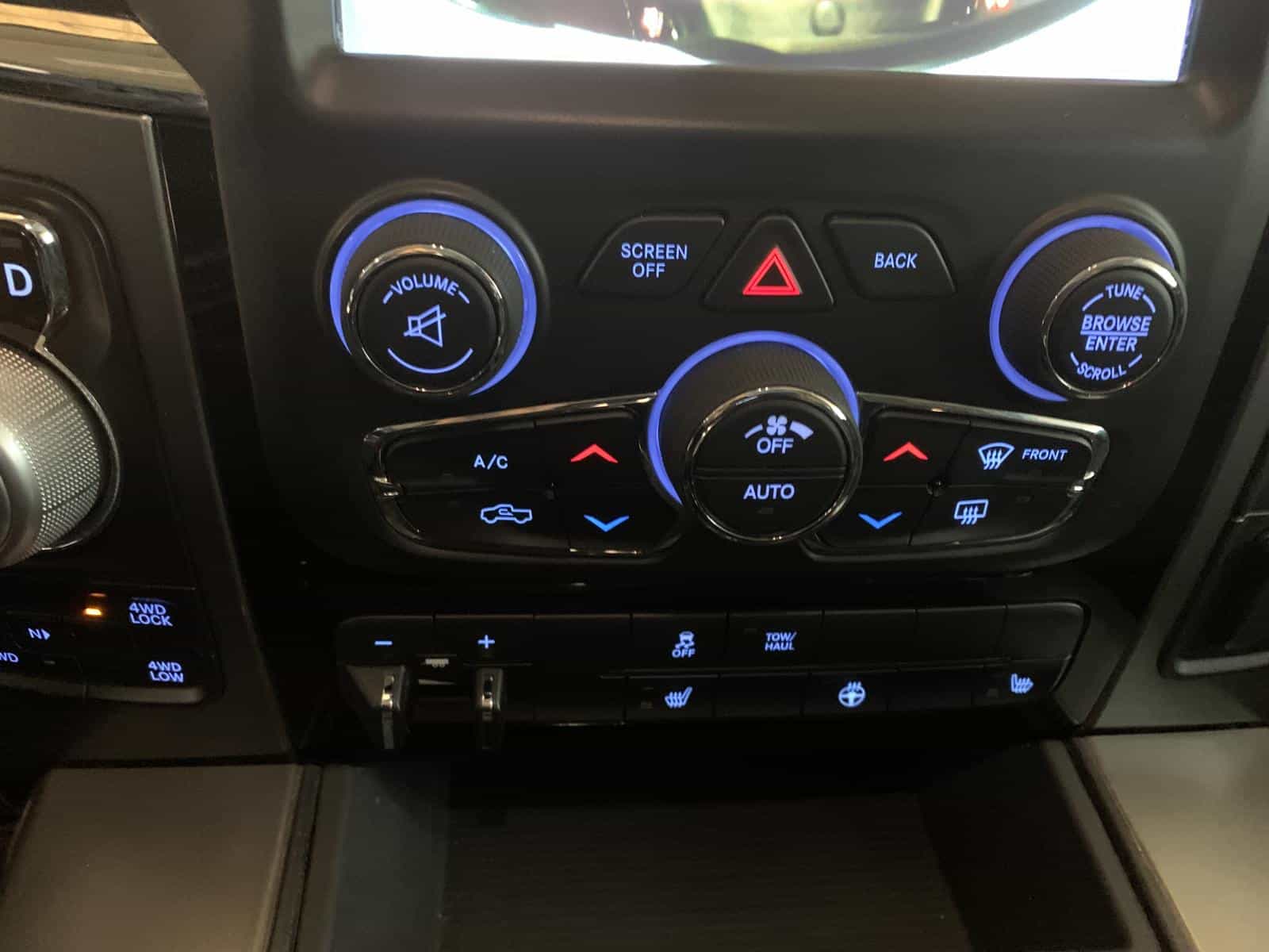 2017 RAM 1500 Sport - Image 16