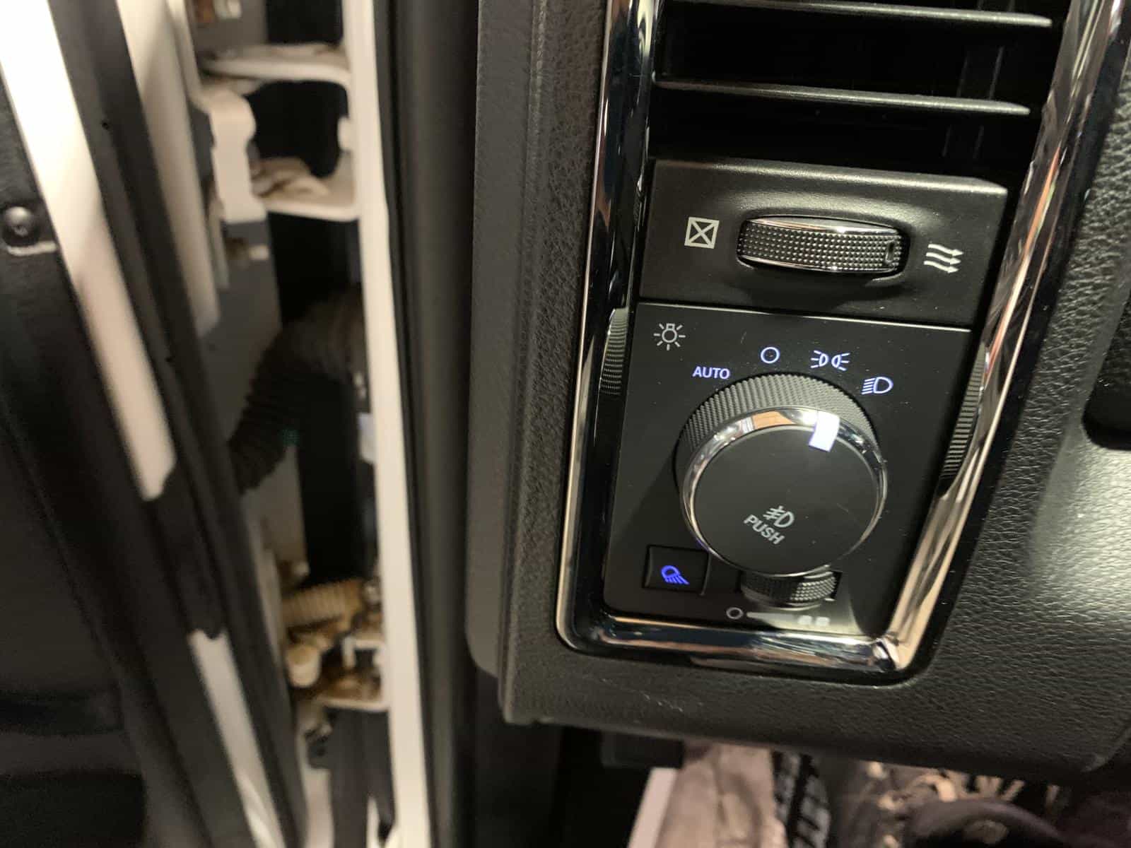 2017 RAM 1500 Sport - Image 20