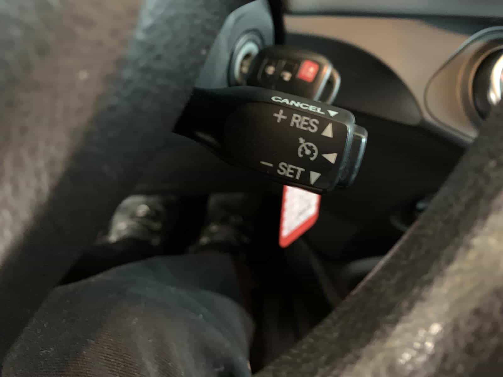 Image 16 Toyota Yaris SE 2015