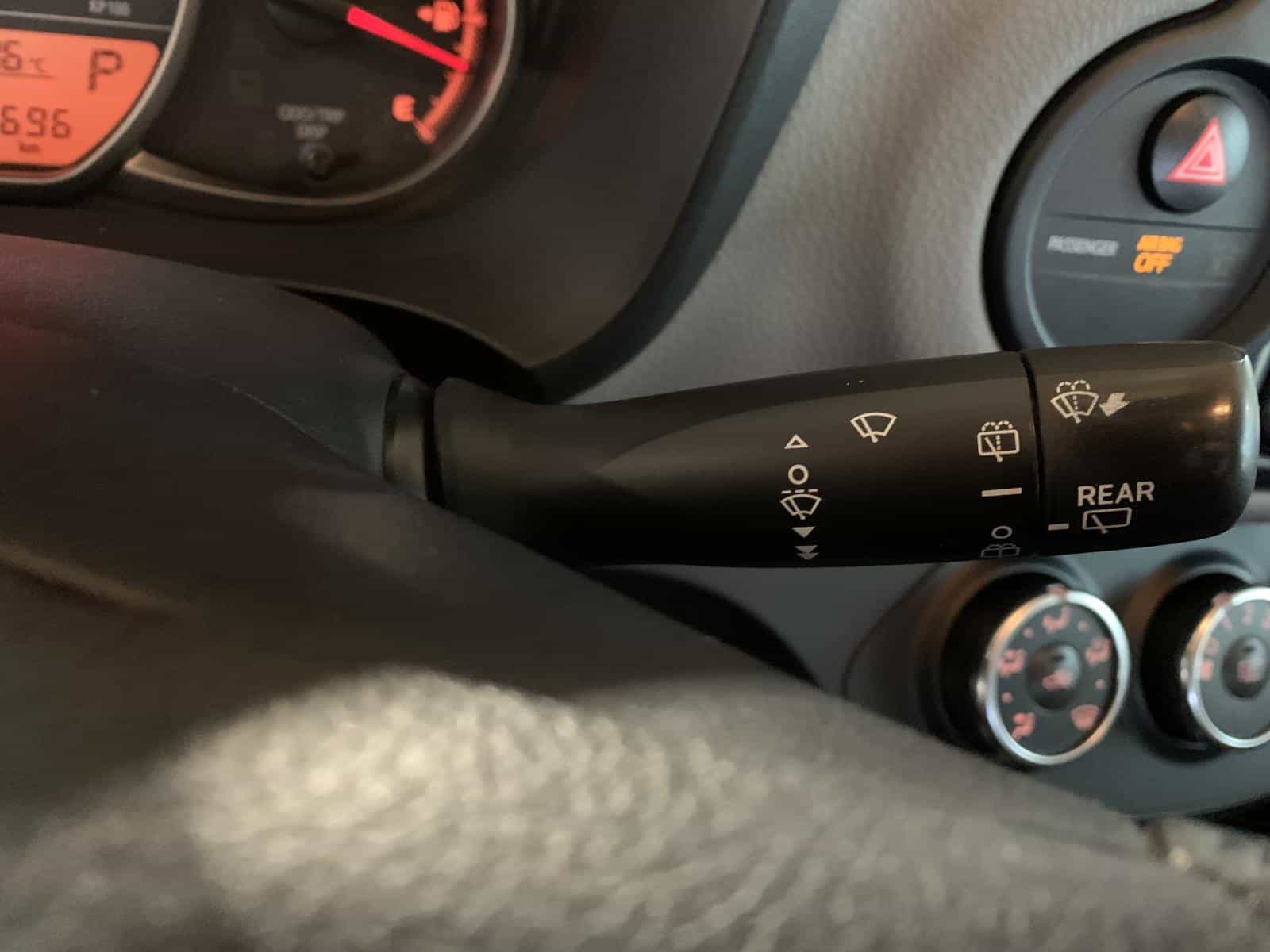 Image 17 Toyota Yaris SE 2015