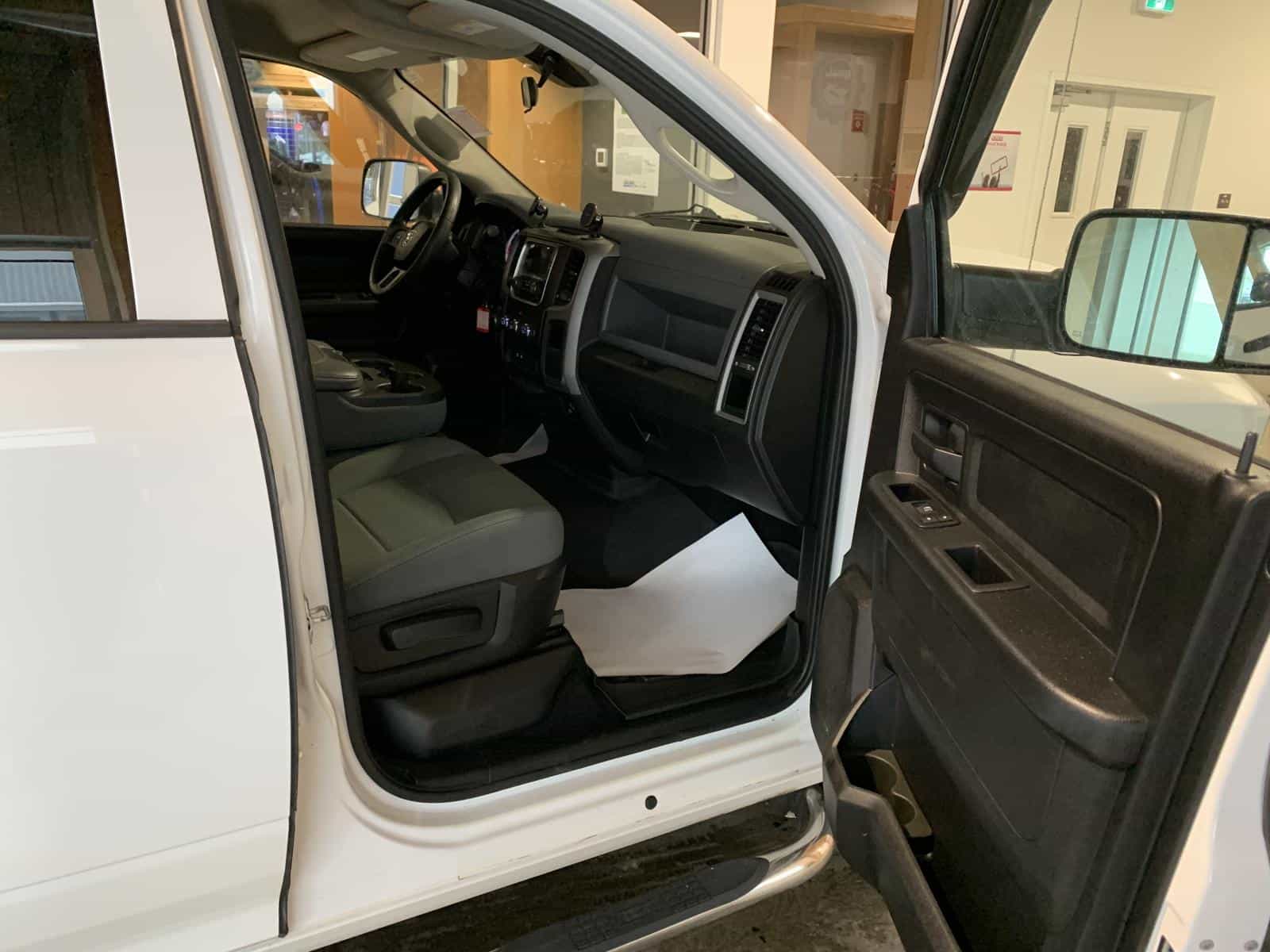 Image 7 RAM 1500 ST ST 2015