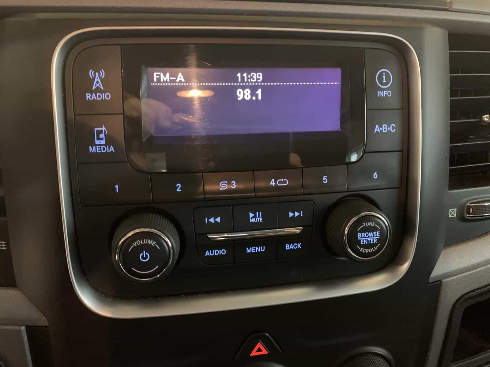 Image 15 RAM 1500 ST ST 2015