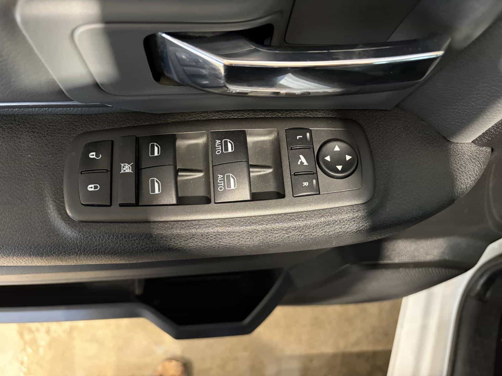 Image 13 RAM 1500 Classic SLT 2022