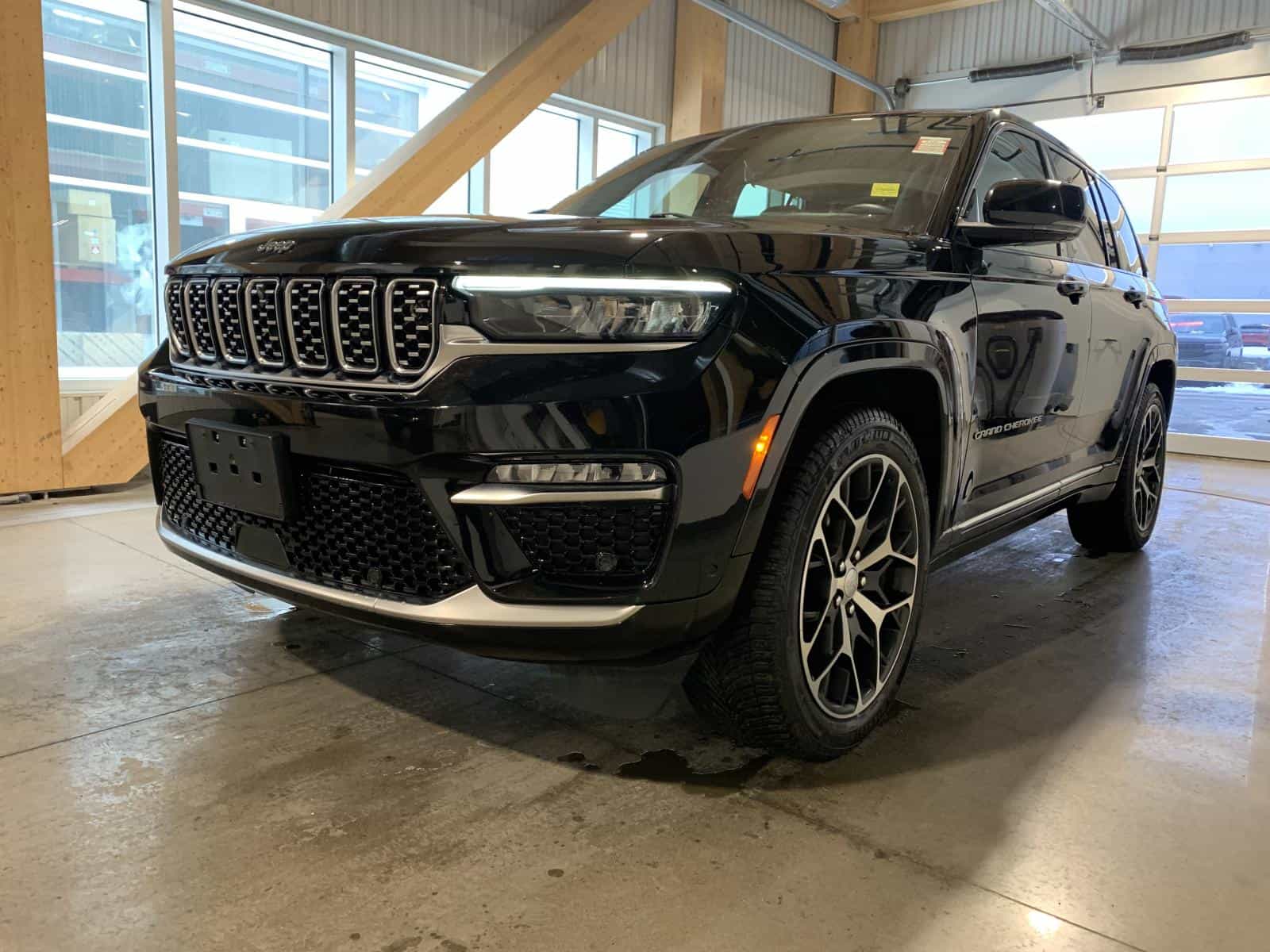 2023 Jeep Grand Cherokee Summit Reserve Summit Reserve - Image 1