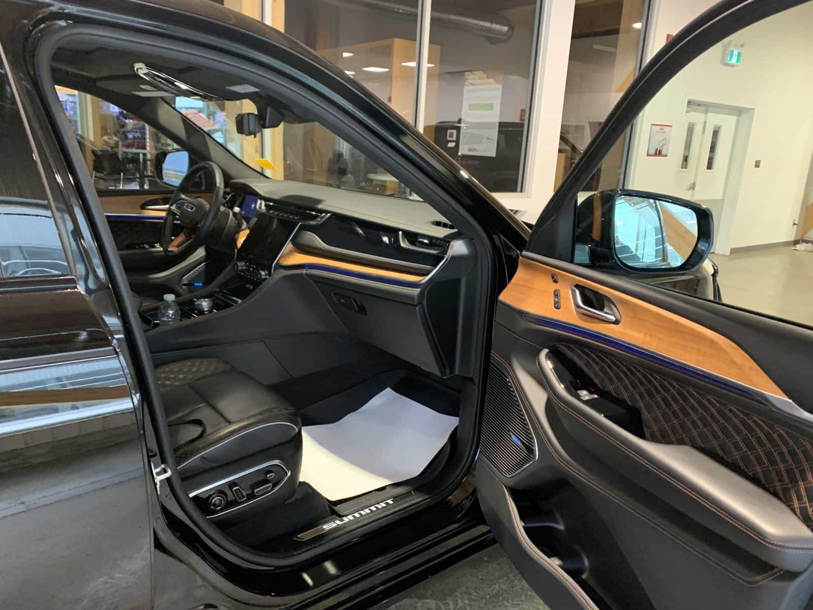 2023 Jeep Grand Cherokee Summit Reserve Summit Reserve - Image 8