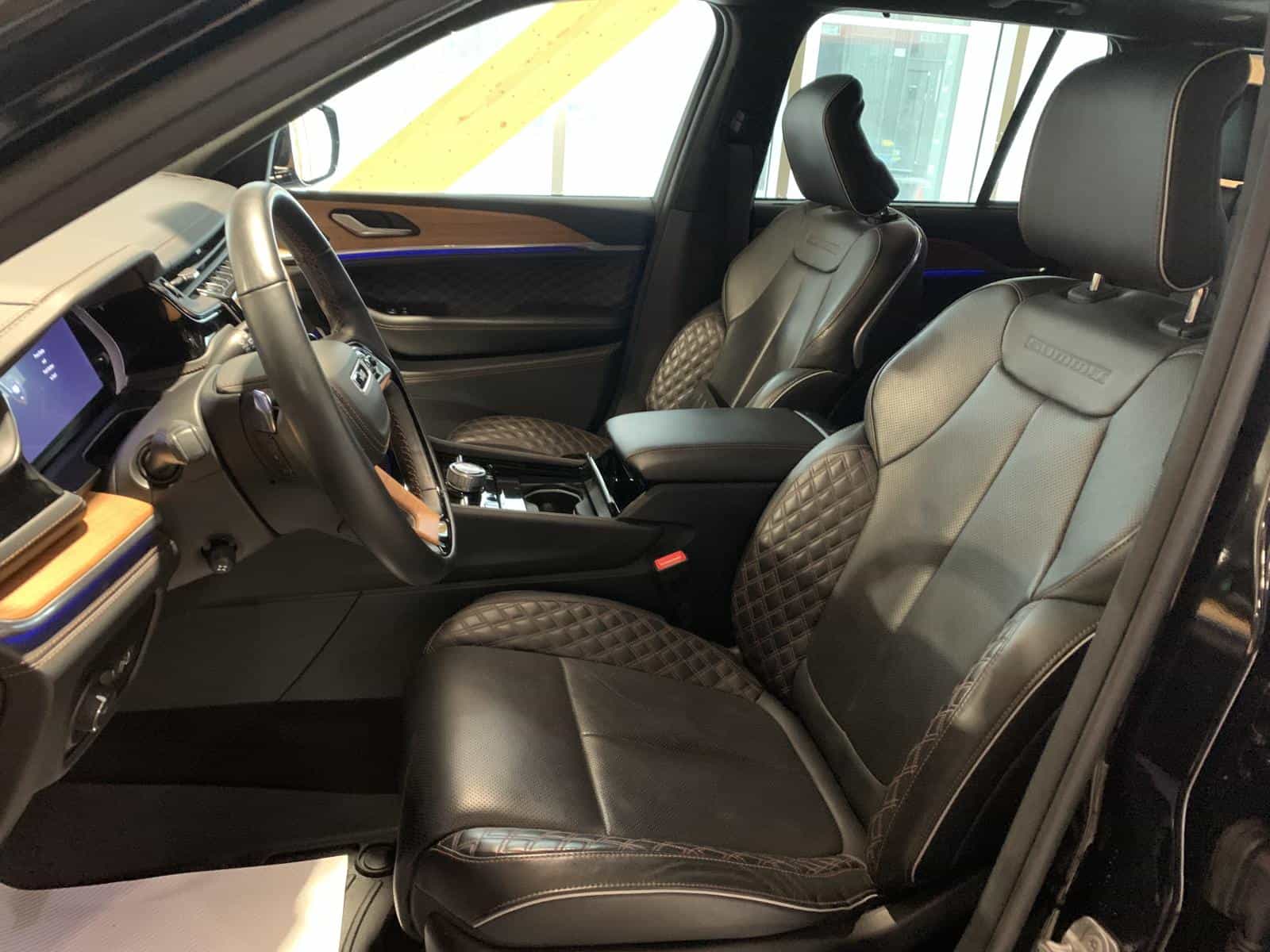 2023 Jeep Grand Cherokee Summit Reserve Summit Reserve - Image 12