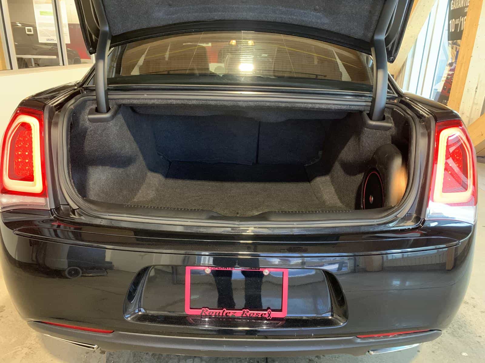 2015 Chrysler 300 S - Image 8