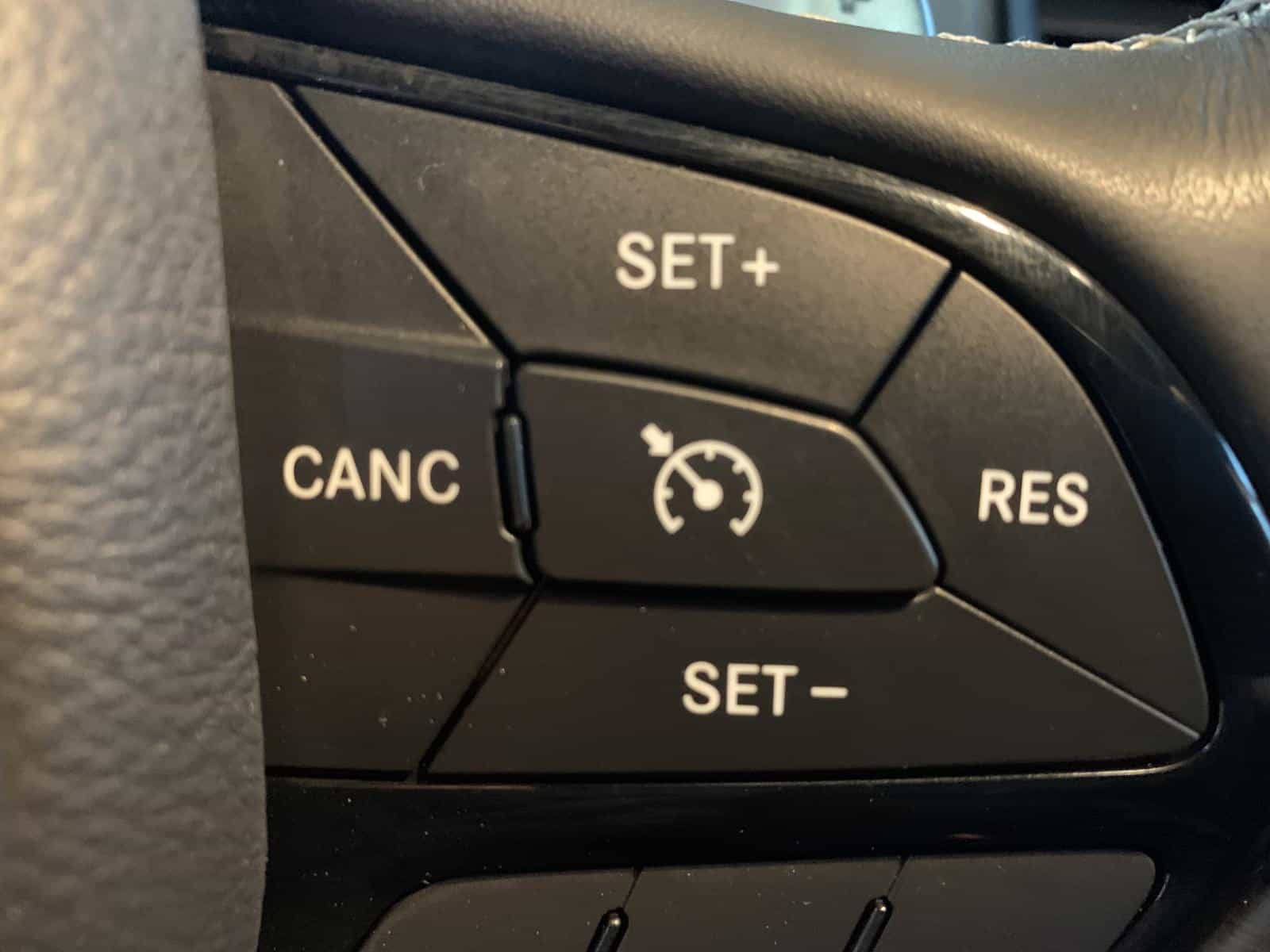 2015 Chrysler 300 S - Image 17