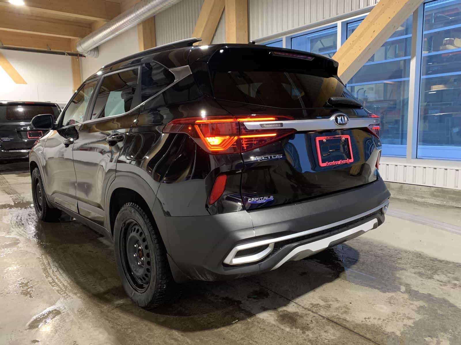 2021 Kia SELTOS S EX - Image 2