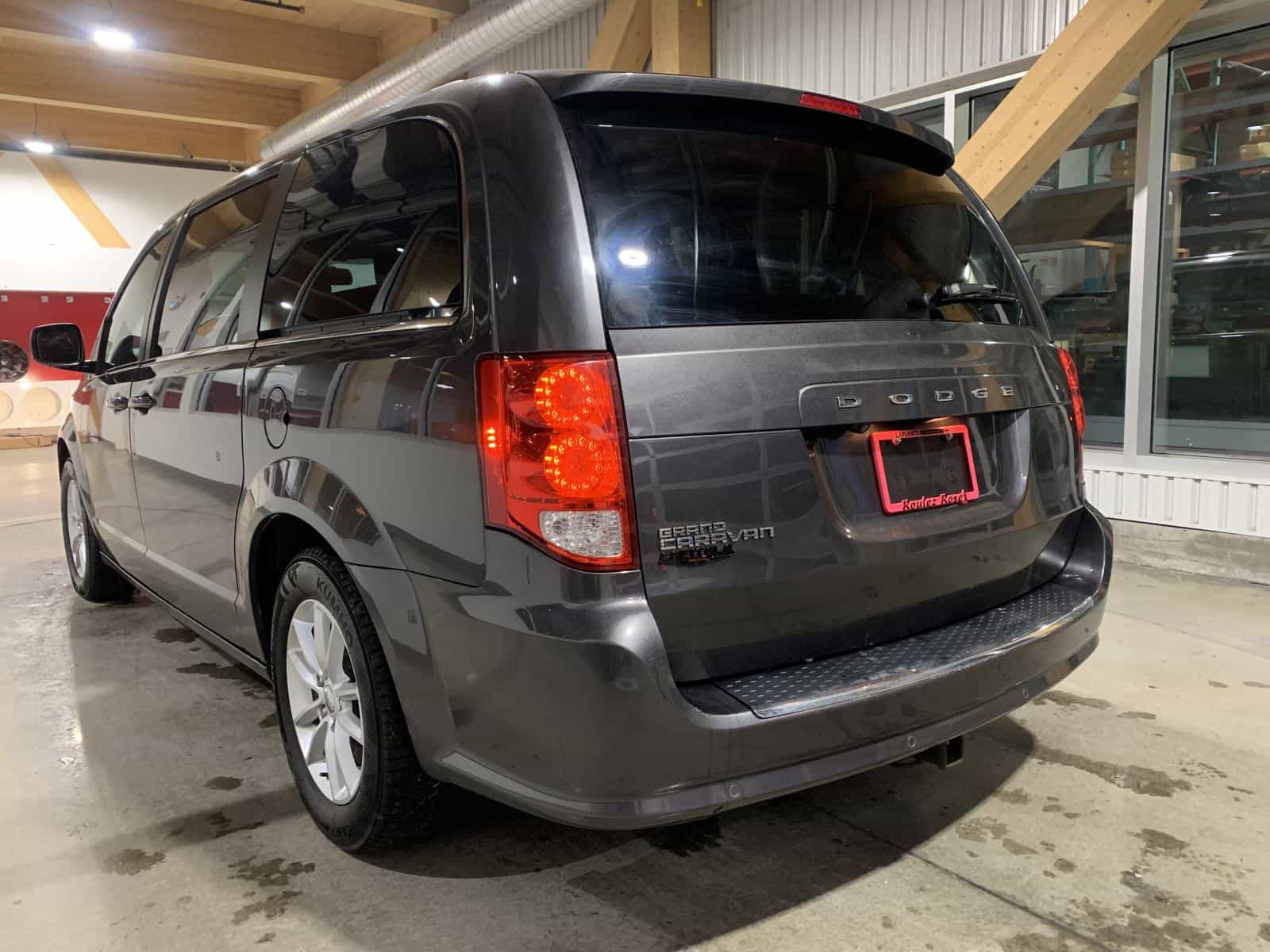 2020 Dodge Grand Caravan Premium Plus - Image 2