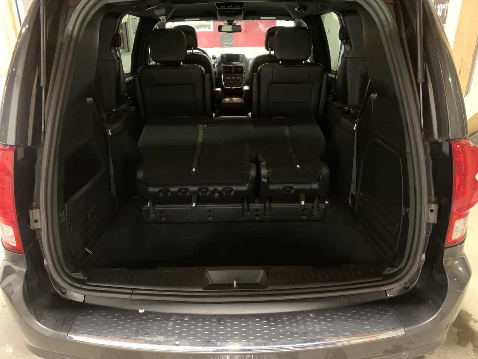 2020 Dodge Grand Caravan Premium Plus - Image 9