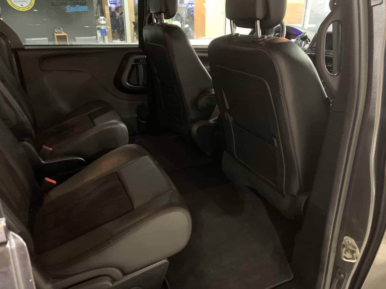 2020 Dodge Grand Caravan Premium Plus - Image 8