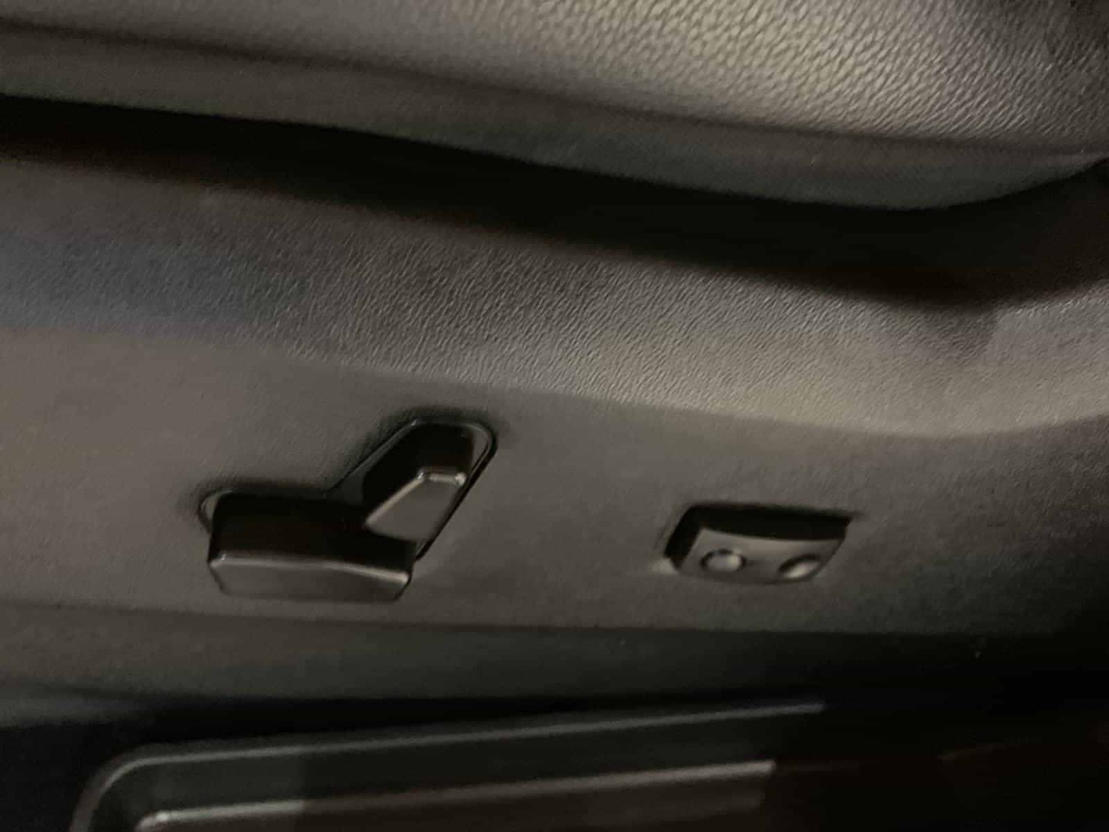 2020 Dodge Grand Caravan Premium Plus - Image 11