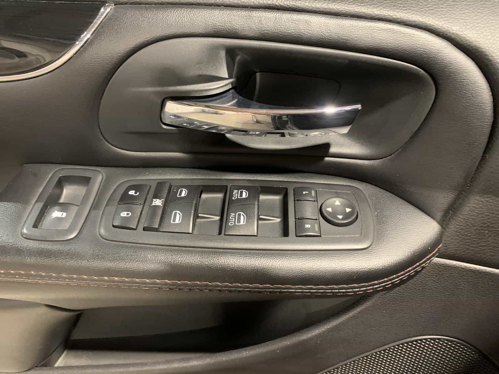 2020 Dodge Grand Caravan Premium Plus - Image 20