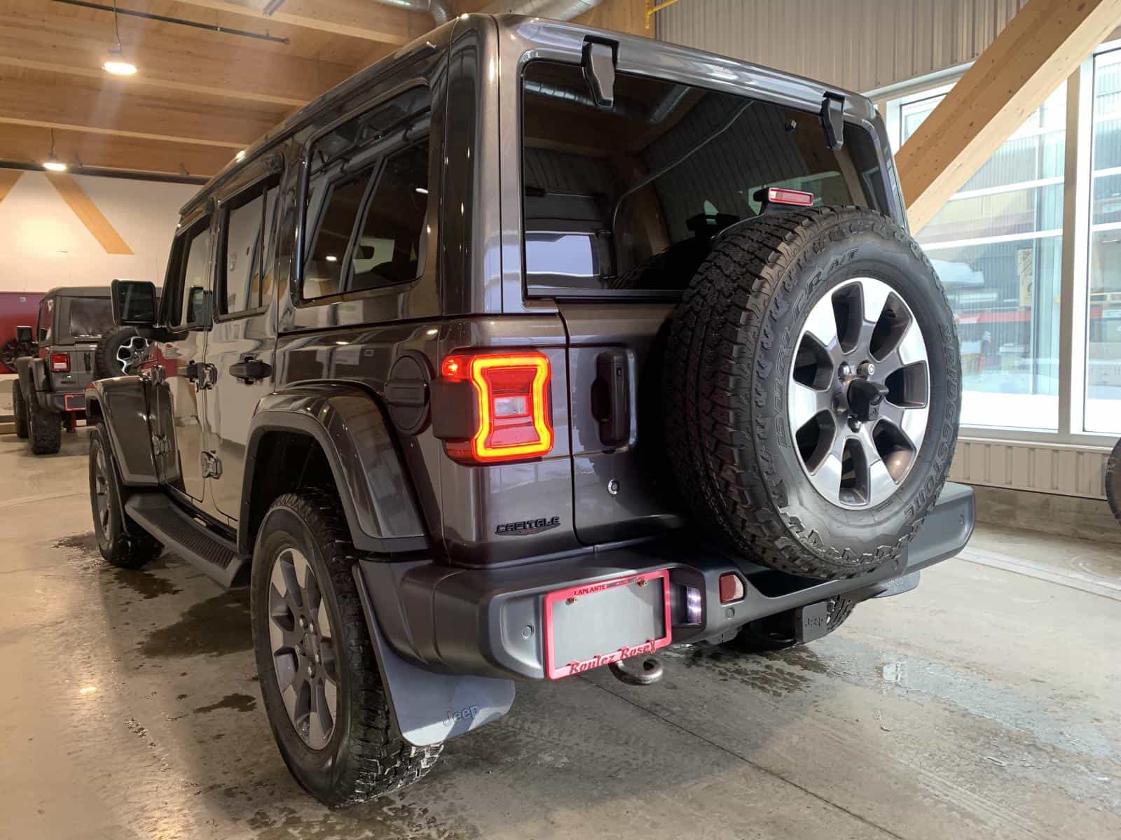 Image 3 Jeep WRANGLER UNLIMITED SAHARA Unlimited Sahara 2019