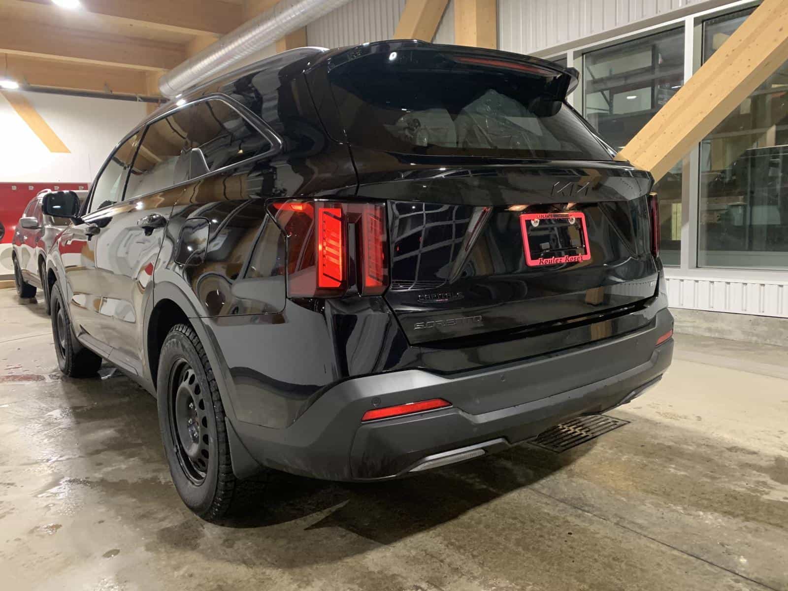 2024 Kia Sorento EX - Image 2