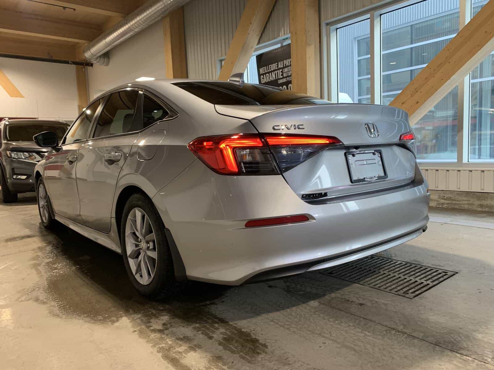 2022 Honda Civic EX - Image 2