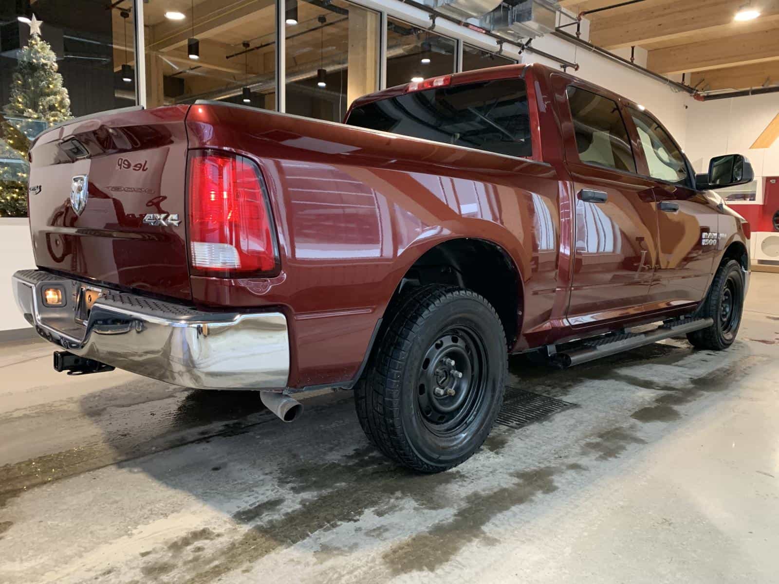 2018 RAM 1500 ST - Image 3