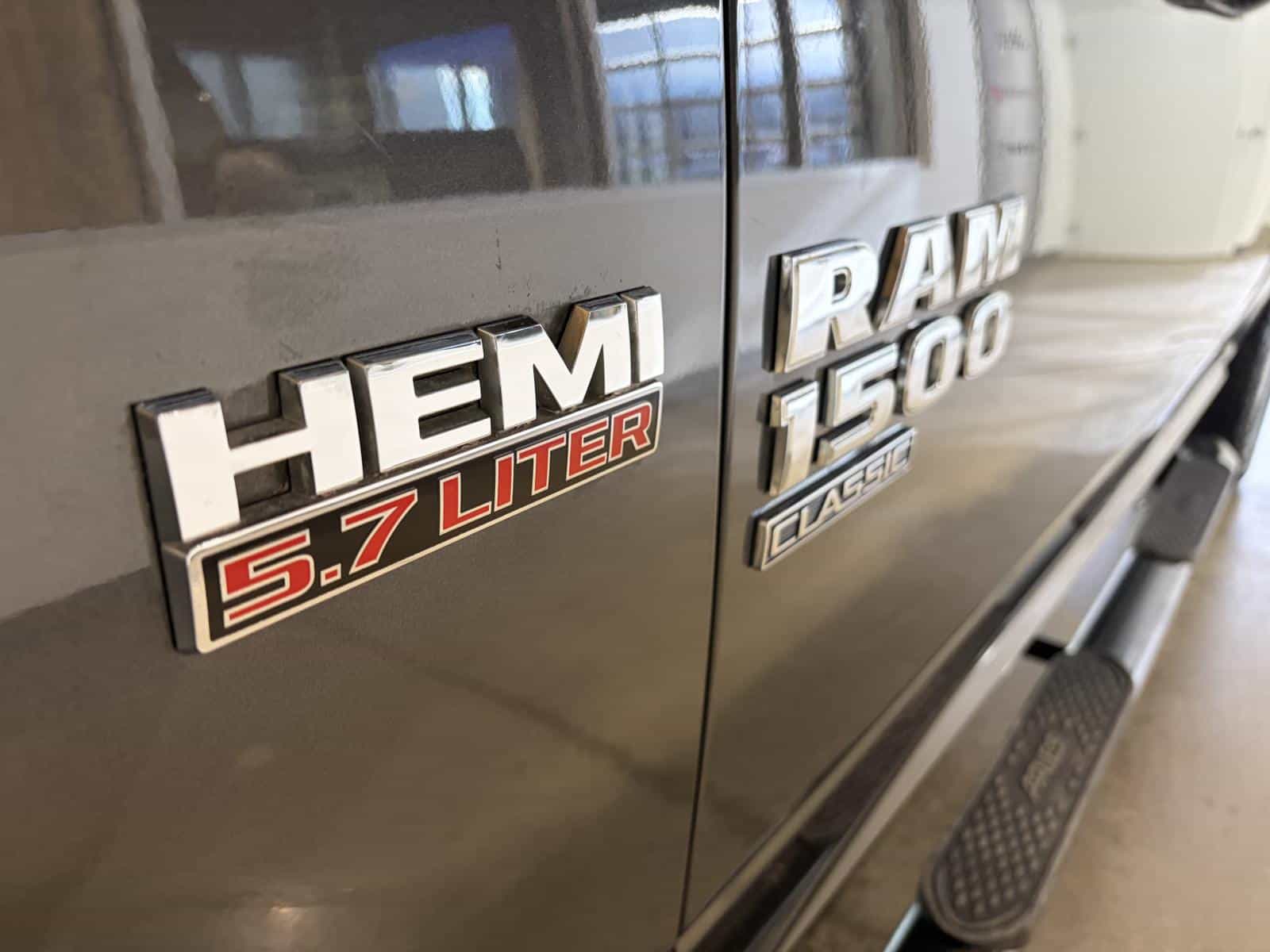 2023 RAM 1500 Classic SLT - Image 7