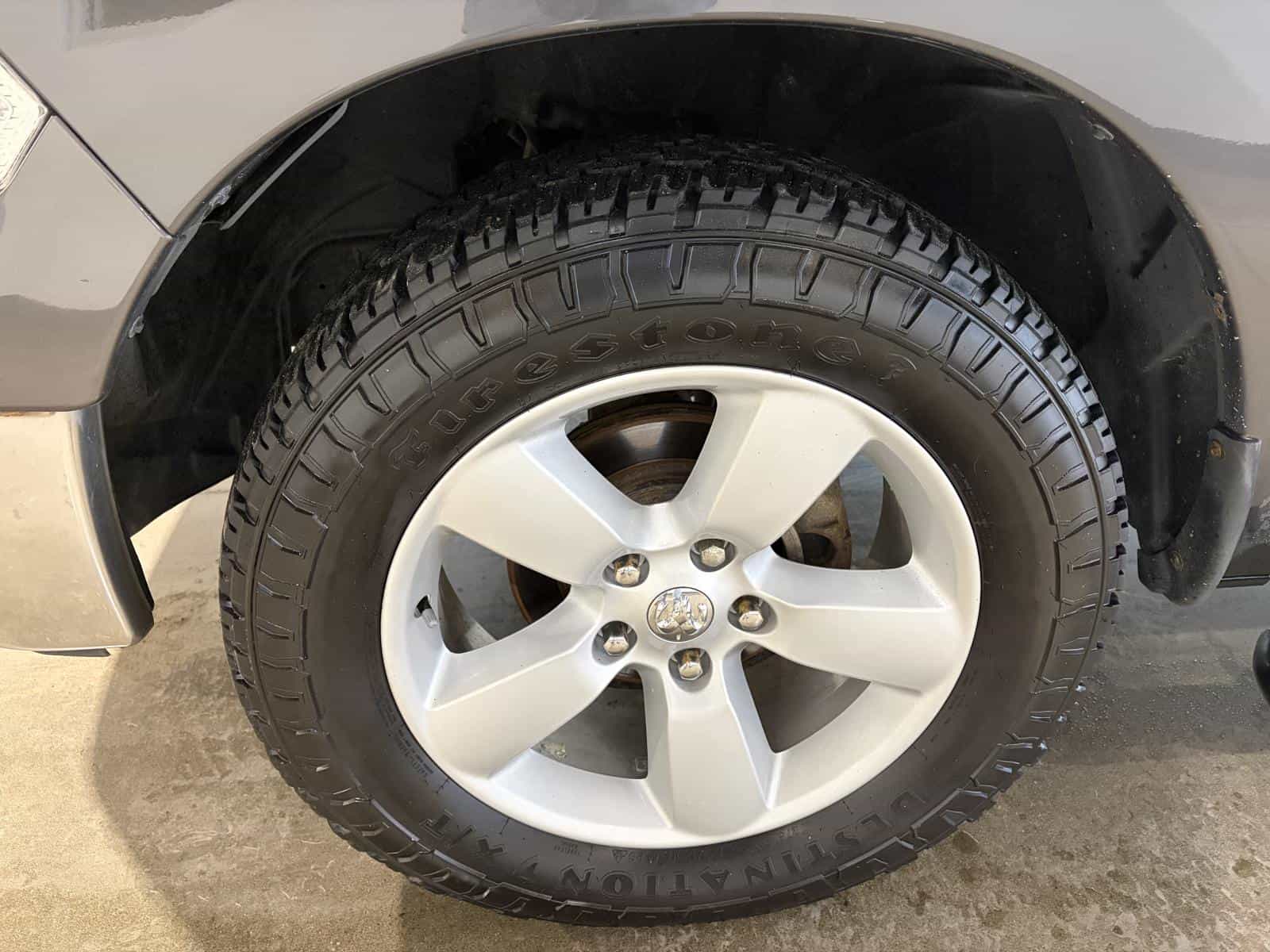 2023 RAM 1500 Classic SLT - Image 8