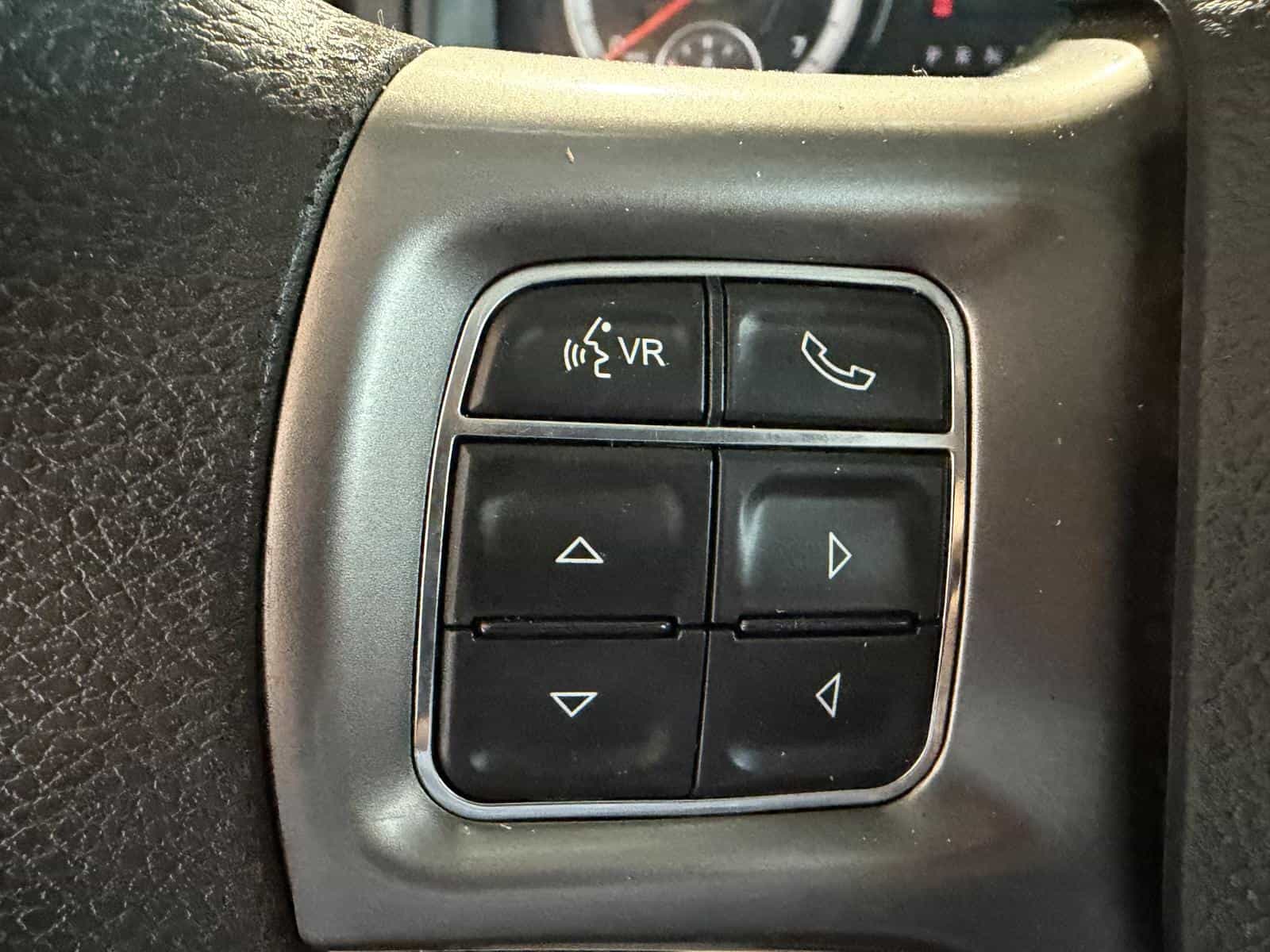 2023 RAM 1500 Classic SLT - Image 17