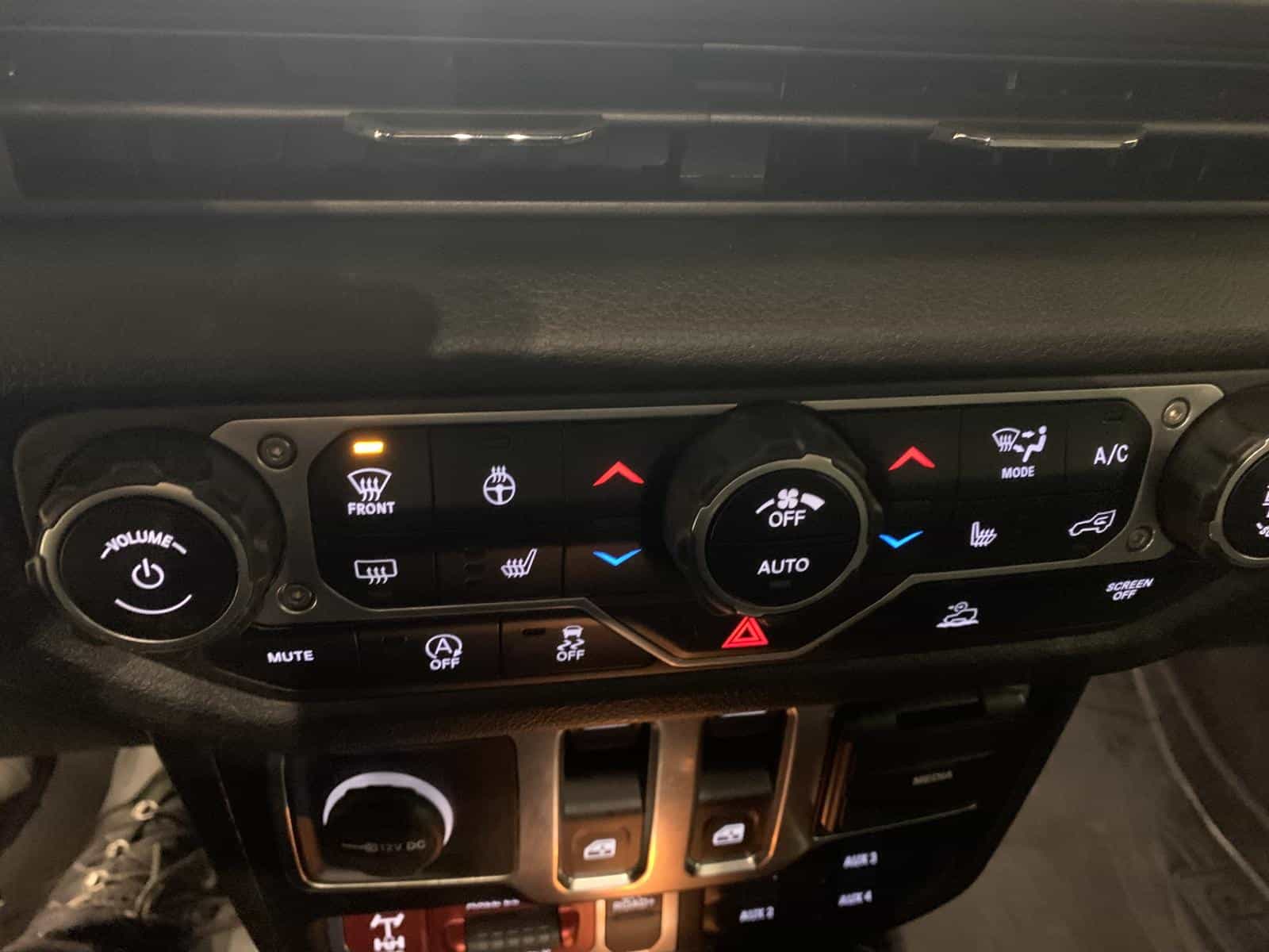 2024 Jeep Wrangler Sport Willys - Image 13