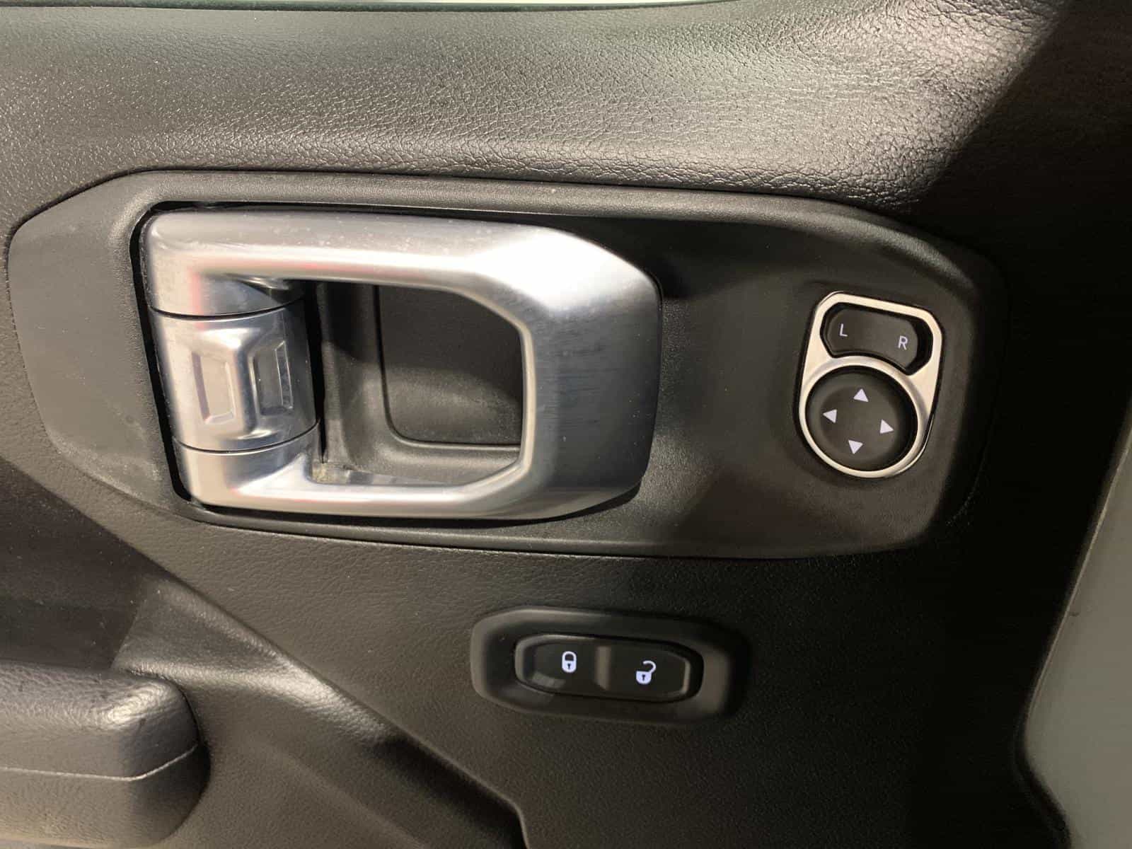 2024 Jeep Wrangler Sport Willys - Image 20