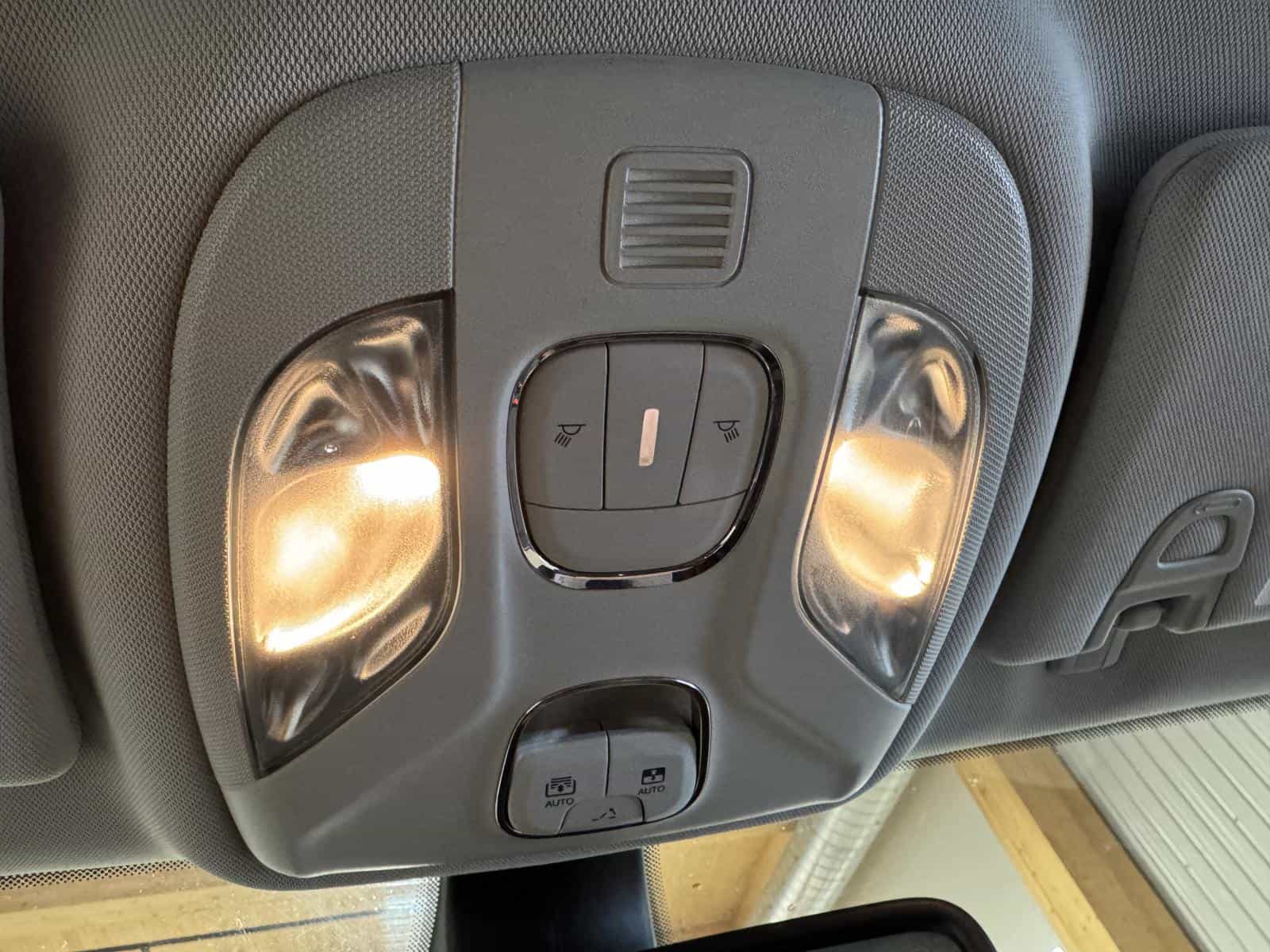 2018 Jeep Compass Trailhawk Trailhawk - Image 17