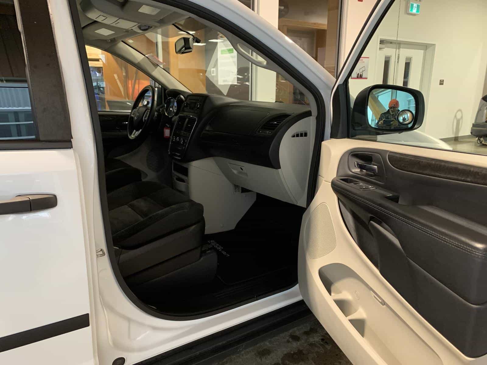 Image 7 Dodge Grand Caravan Canada Value Package 2017