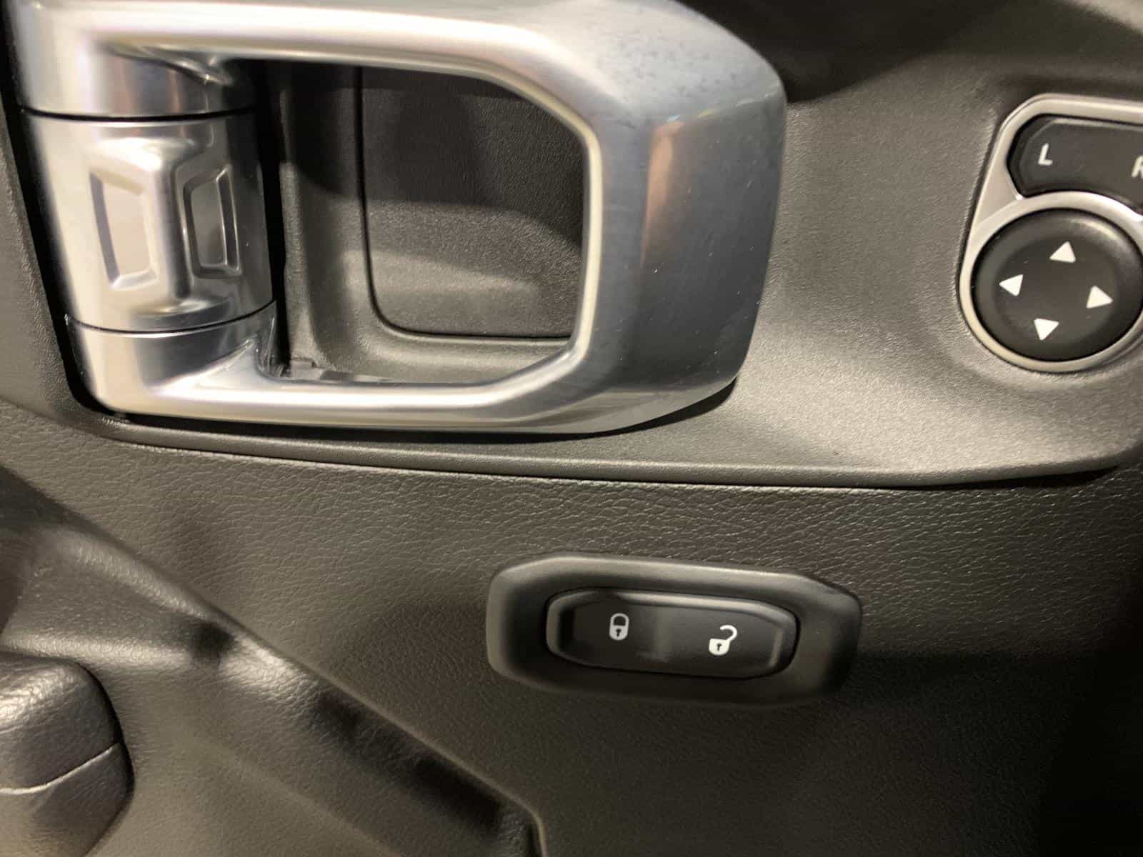 Image 24 Jeep Wrangler Willys 4XE 2024