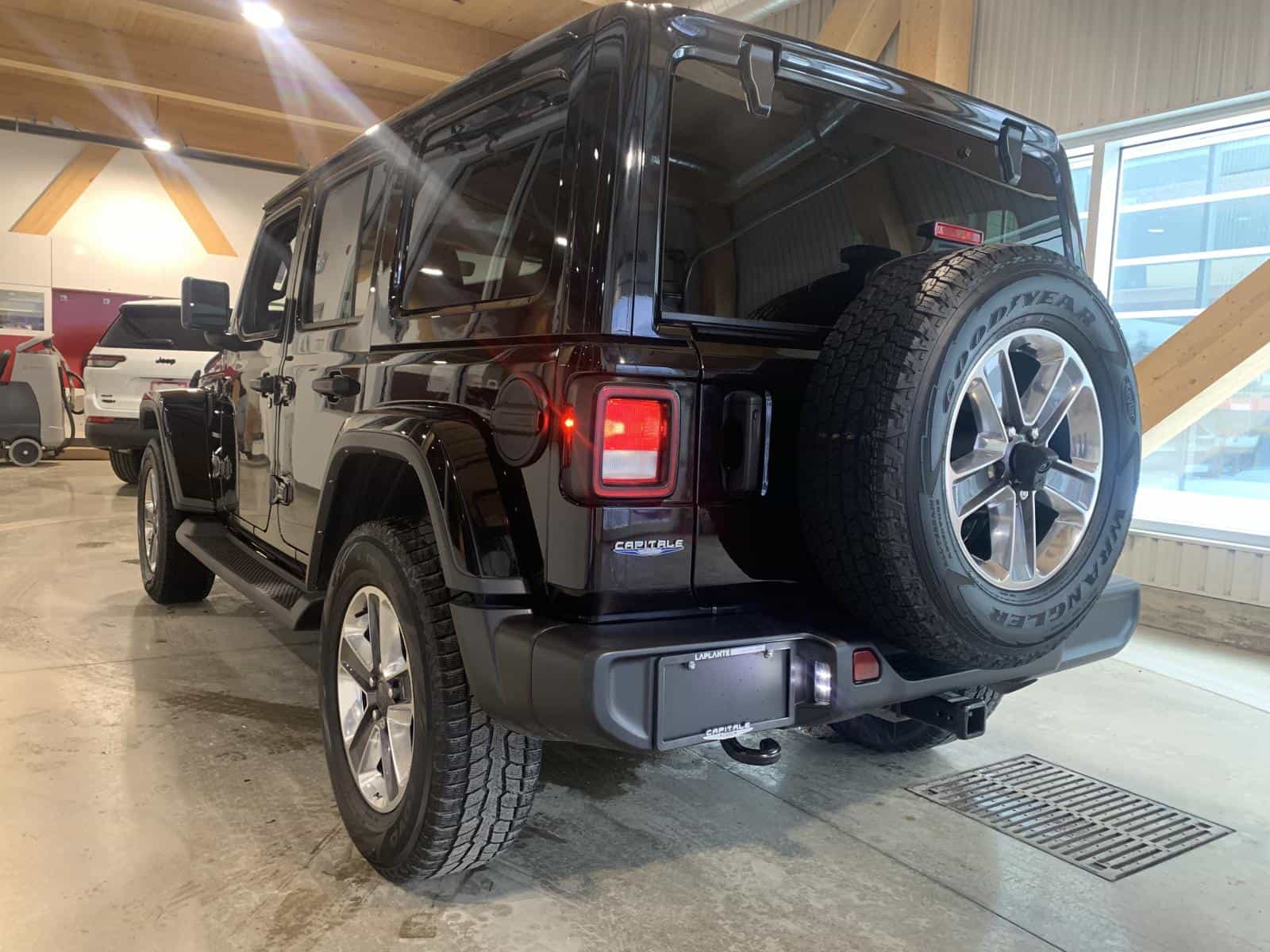 Image 3 Jeep Wrangler Unlimited Sahara 2021