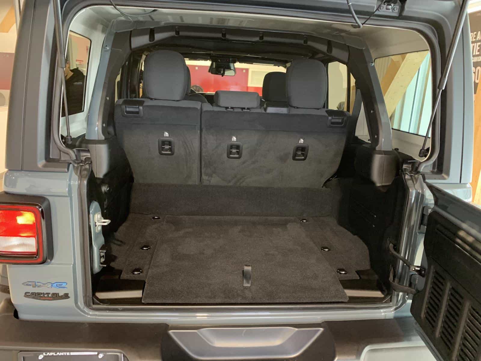 2025 Jeep Wrangler Sahara 4XE - Image 11