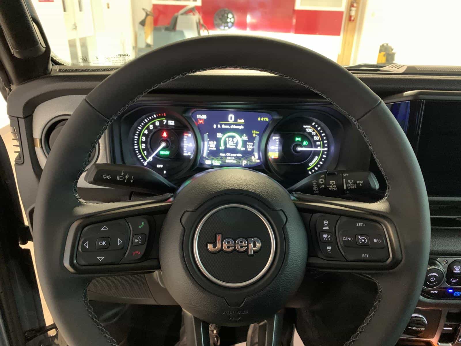 Image 16 Jeep Wrangler Sahara 4XE 2025