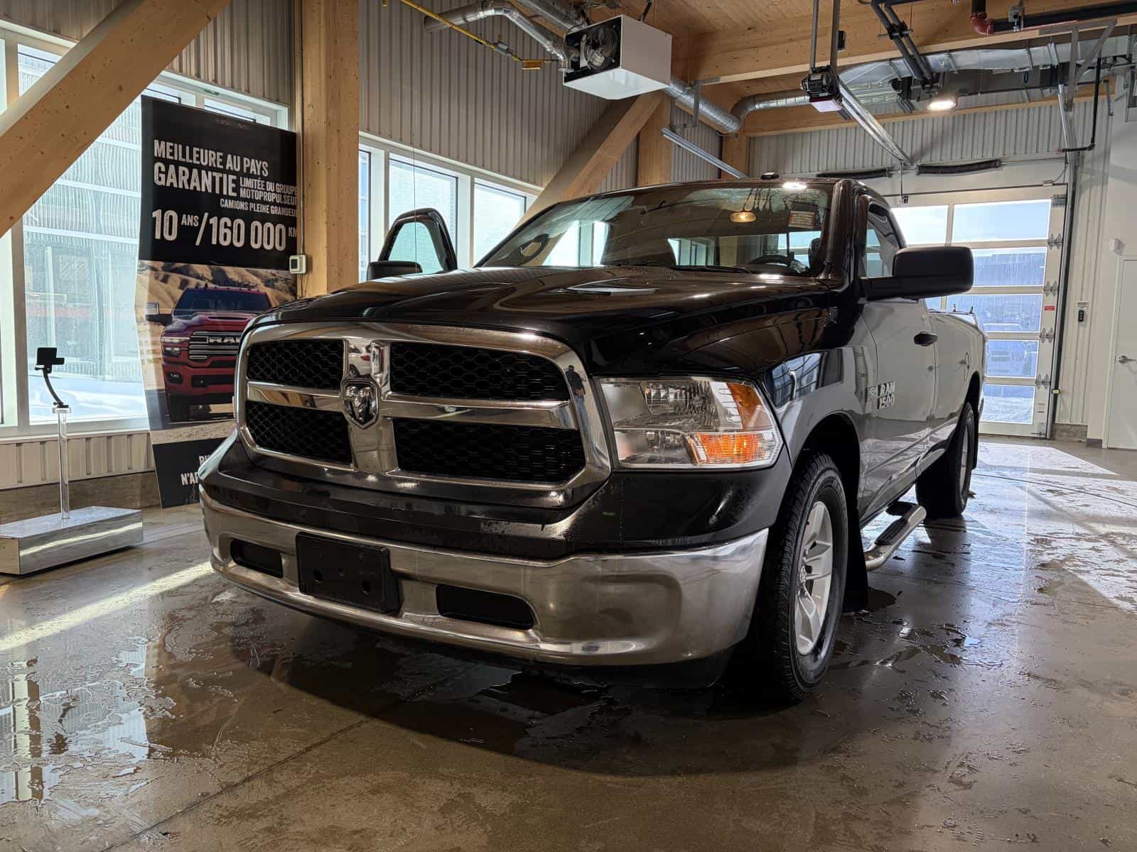 Image 2 RAM 1500 ST 2015