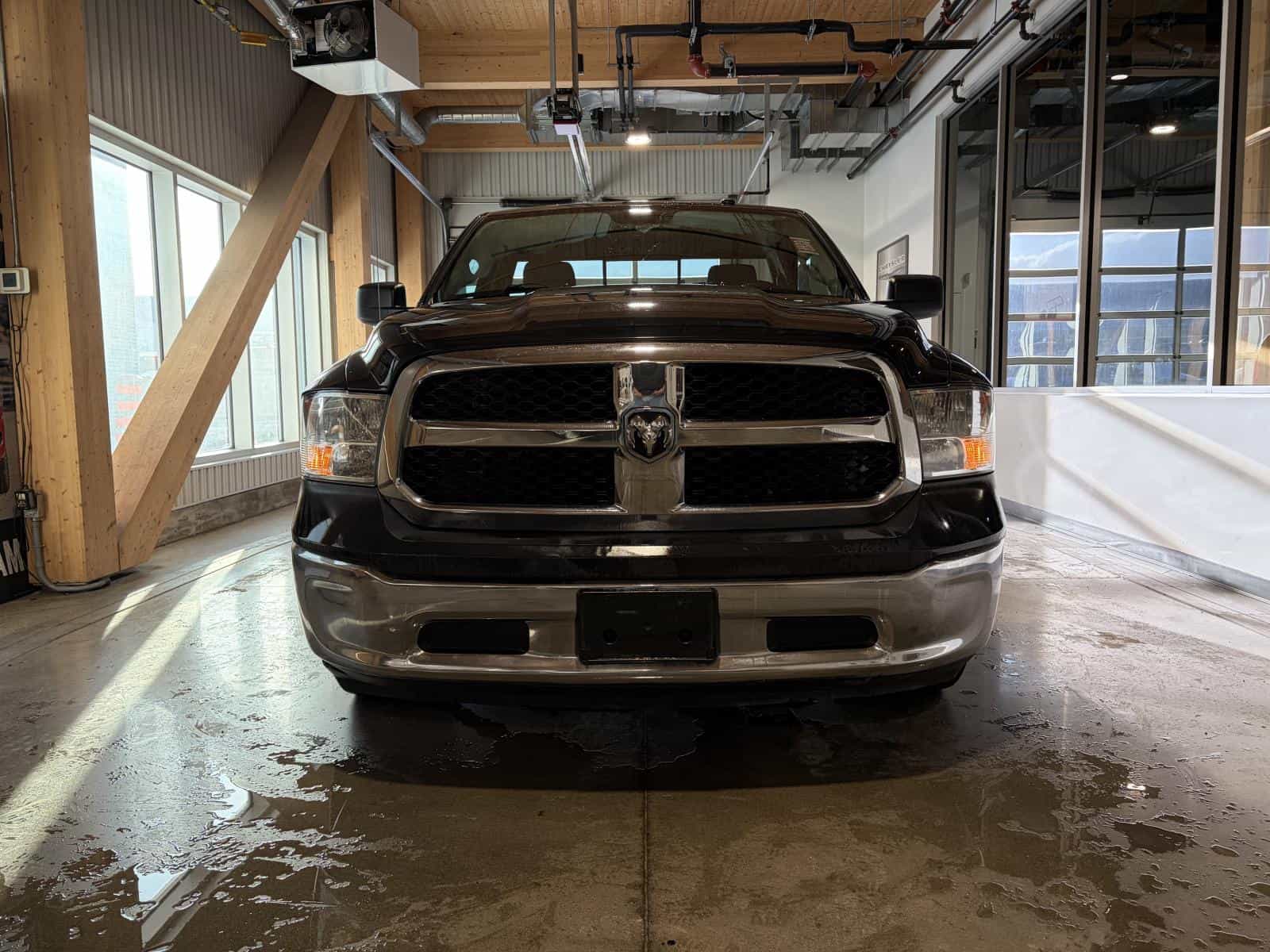 Image 4 RAM 1500 ST 2015